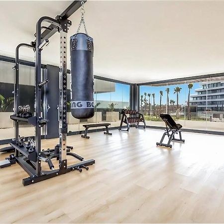 Luxury Complex Beachfront Apartment, Infinity Pool, Sauna, Gym And Large Terrace Торремолинос Экстерьер фото